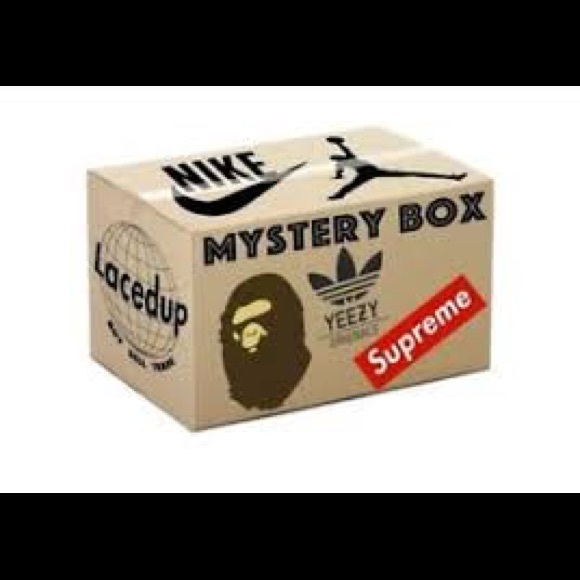 Mystery box/Supreme-Jordan-Nike - Picture 2 of 3